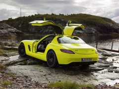Oyunu Mercedes-Benz SLS E-Cell Puzzle çevrimiçi
