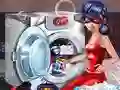 Oyunu LadyBug Washing Costumes çevrimiçi