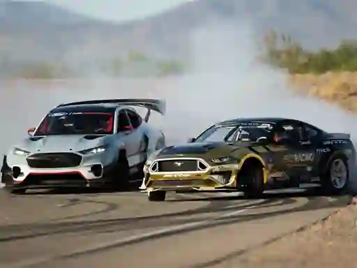 Oyunu Drifting Mustang Car Puzzle çevrimiçi