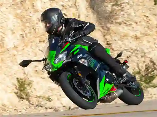 Oyunu Kawasaki Ninja 650 çevrimiçi