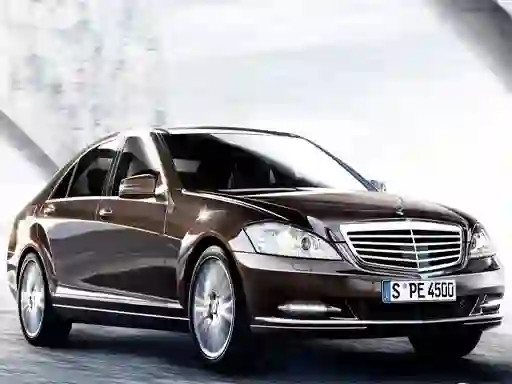 Oyunu Luxury Sedan Suzzle çevrimiçi