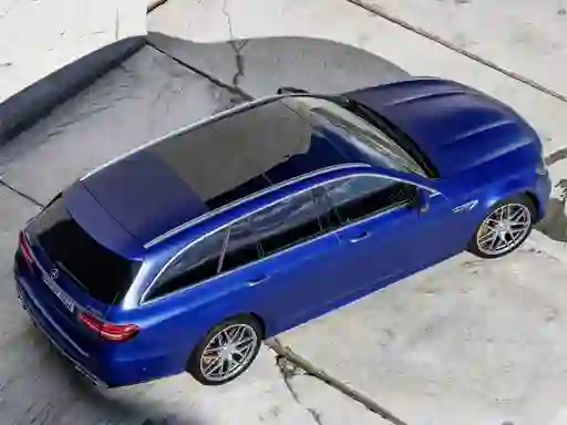 Oyunu Mercedes Benz E63 Amg Estate Slide çevrimiçi