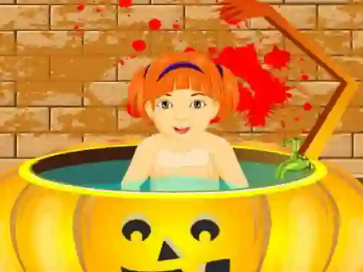 Oyunu Little Baby Halloween Bathing çevrimiçi