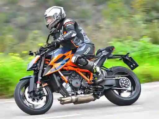 Oyunu KTM Super Duke R çevrimiçi